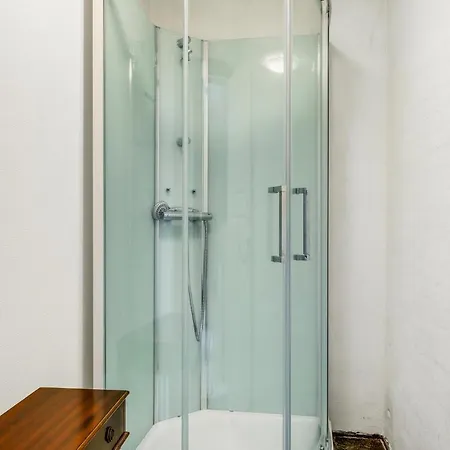 Vakantiehuis 6 Bedroom Cozy In Gudhjem