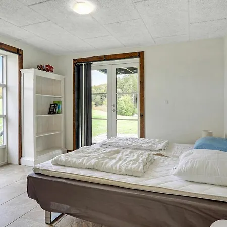 Hébergement de vacances 6 Bedroom Cozy In Gudhjem