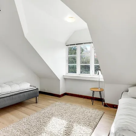 Vakantiehuis 6 Bedroom Cozy In