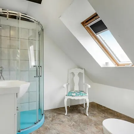 Vakantiehuis 6 Bedroom Cozy In *