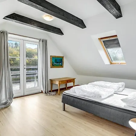 Vakantiehuis 6 Bedroom Cozy In