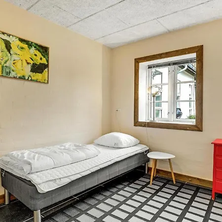 Vakantiehuis 6 Bedroom Cozy In Gudhjem