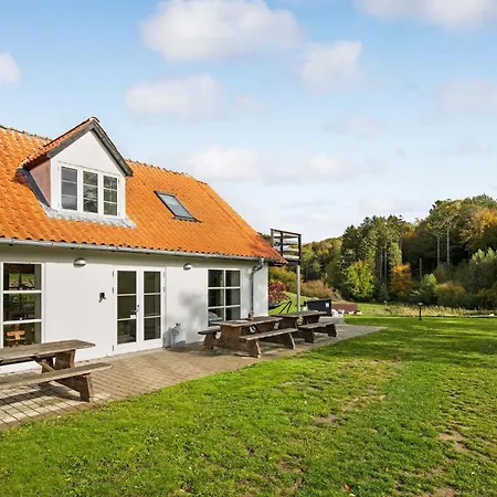 6 Bedroom Cozy In